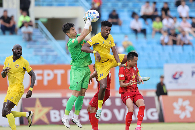 Quảng Nam không mấy khó khăn để đánh bại Hà Tĩnh. Ảnh: Sông Hàn