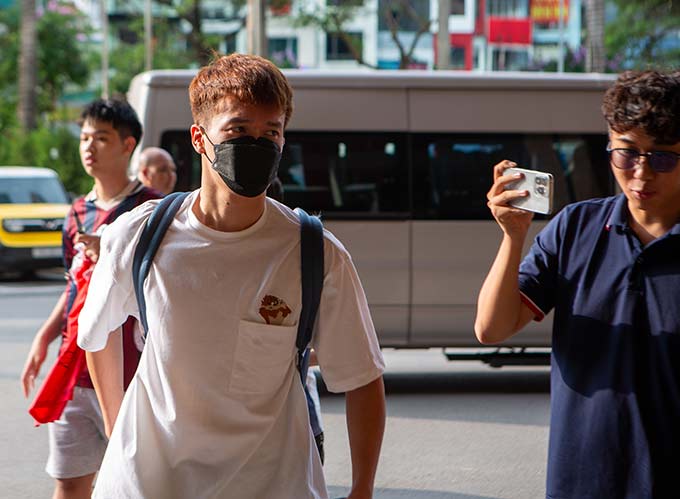 Hoàng Đức từ Malaysia trở về hội quân ĐT Việt Nam - Ảnh: Đức Việt