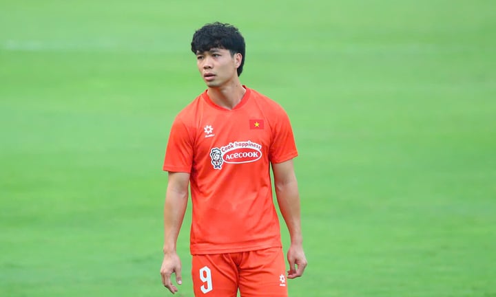 Công Phượng mới tập 1 buổi sau khi được gọi trở lại đội tuyển Việt Nam.