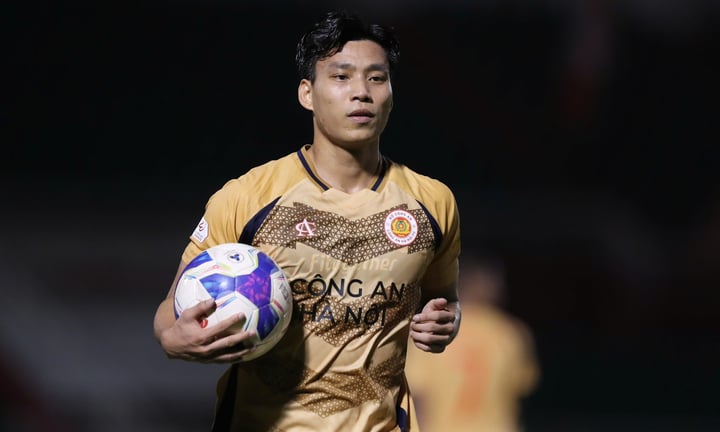 Vũ Văn Thanh ở rất gần CLB Thể Công Viettel.