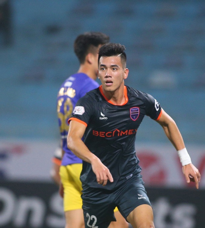 Tiến Linh đã bị đánh bật khỏi vị trí số 1 trên bảng xếp hạng. Ảnh: Phan Tùng