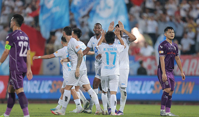 Nam Định thay đổi "trục quyền lực" tại V.League. Ảnh: Minh Tuấn